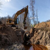 Kuri šķēršļi lielāki Latvijas ceļā uz brīvi plūstošām up&#27