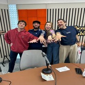 La La Love You: "No sé si le pasa a todas las bandas pero llevamos cuatro o cinco pedidas de mano en los...