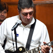 Guillermo Gaffoglio, guitarra de "Los Prostatas" En órbita