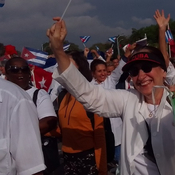 Los tuneros se engalanan para la fiesta nacional por el día internacional de los trabajadores