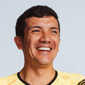 Carapaz y su fórmula del éxito, una Volta atropellada y muchos adoquines