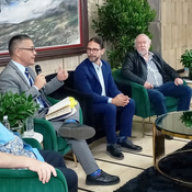 Comenzó en Caracas el Primer Congreso Poético Mundial
