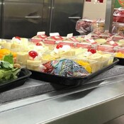 Escuelas de PALM BEACH continuarán entregando ALIMENTOS en vacaciones