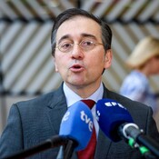 José manuel albares: "estamos muy lejos de la paz que quieren españa y los europeos"