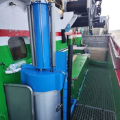 El GAC Oriental instalará diez compactadoras de residuos en barcos de cerco de cara a la costera del Bonito del Norte