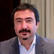Juan Carlos Hallak Profesor titular y director de la maestría en economía de la UBA. Investigador del conicet