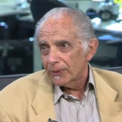 Víctor Becker (Economista, Director del Centro de Estudios de la Nueva Economía - CENE) La Bisagra