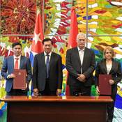 Cuba y Vietnam abren su primera empresa mixta en el área biofarmacéutica