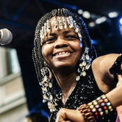 AfricaPachanga 23/Abr/2025 - Florence Adooni - Música Africana Afrobeat