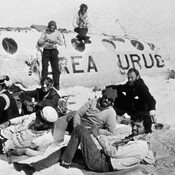 T4 x 35 *¡Viven!, 47 años del «Milagro de los Andes»**Invocaciones a los muertos**Rituales para San Juan*