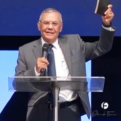 Tengamos una buena actitud al orar a Dios