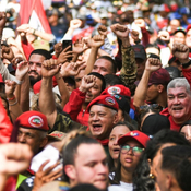 Celebra pueblo venezolano el Día de la dignidad nacional
