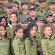 Realiza el MININT graduación de nivel superior 64 aniversario de la Revolución