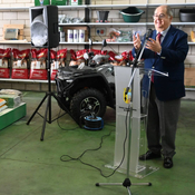 Visita del alcalde de Zafra a la nueva empresa "JC Agricentro".