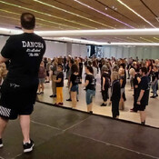 Line Dance Show 085 2025-01-17 KDance Up Santa Susanna 5