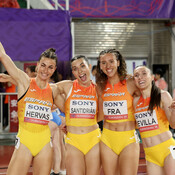 Entrevista | La euforia del relevo 4x400 español tras tocar el oro en China: "He visto la carrera un millón de...
