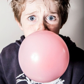 ¿Sabes qué componentes tiene el chicle y para qué se ha usado?