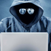 Los consejos que no debes perderte para no sufrir estafas por internet estas vacaiones