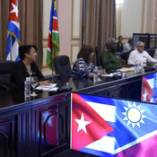 Recibe Esteban Lazo al Presidente de la Asamblea Nacional de la República de Namibia