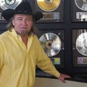 Temps de Country (Country Time) 2025-04-14